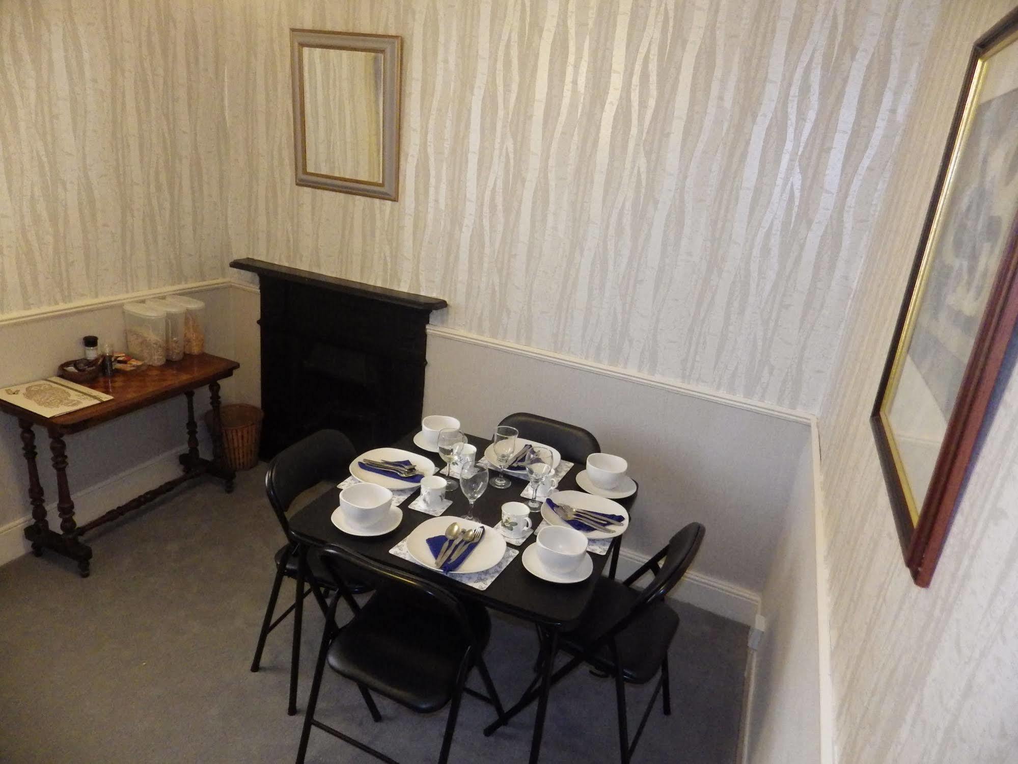 Ryvington Apartments 애버게이브니 외부 사진